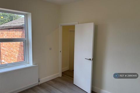 3 bedroom terraced house to rent, Derby Road, Northampton, NN1