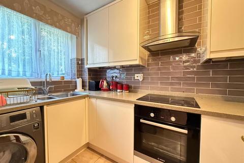 1 bedroom flat for sale, Pittman Gardens, Ilford
