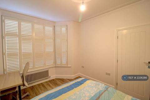 1 bedroom in a house share to rent, London, London, E13