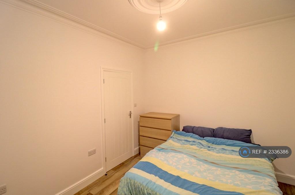 House in London - View 3