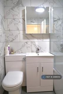 2 bedroom terraced house to rent, Brookhill Road, London, SE18