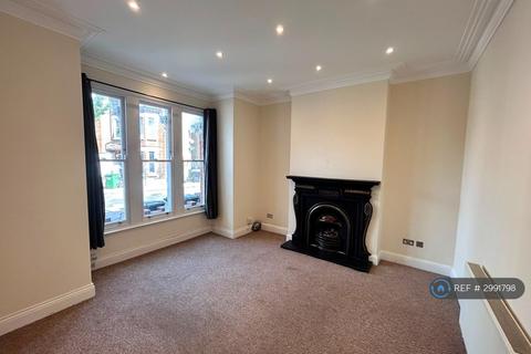 2 bedroom flat to rent, Hemberton Road, London, SW9