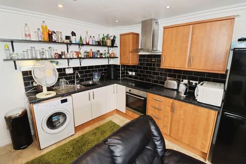 2 bedroom flat for sale, Two Mile Hill Road, Bristol