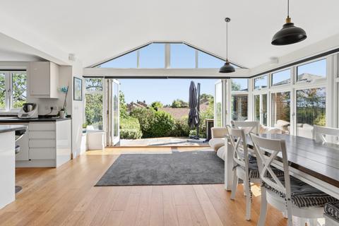 Hoghatch Lane, Farnham, GU9