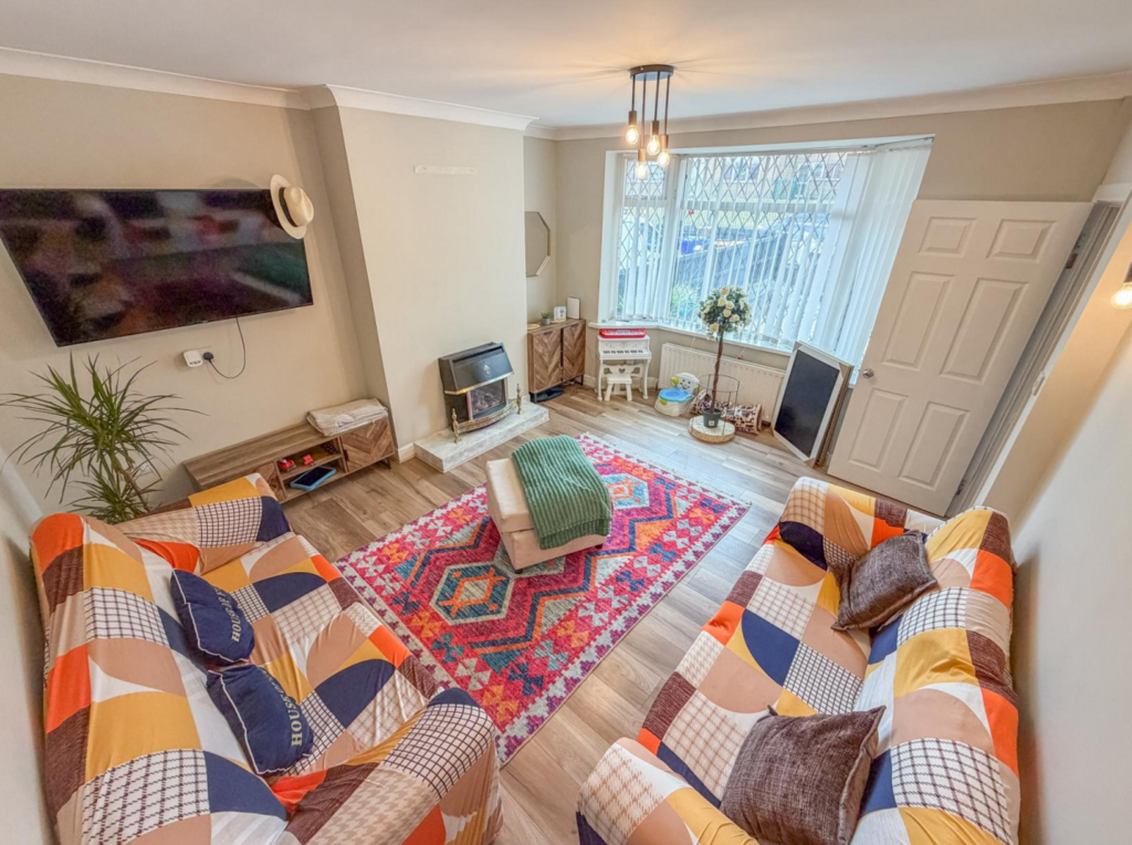 House in Stoke-on-Trent - View 2