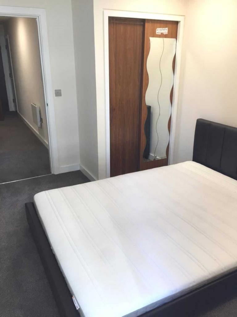 Apartment in Cardiff, Adamsdown - View 5