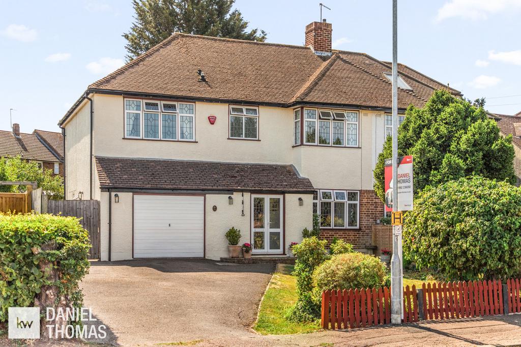 Detached house exterior, driveway, garage