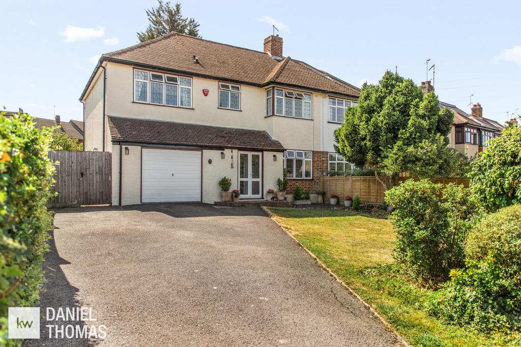 Detached house exterior, driveway, garage
