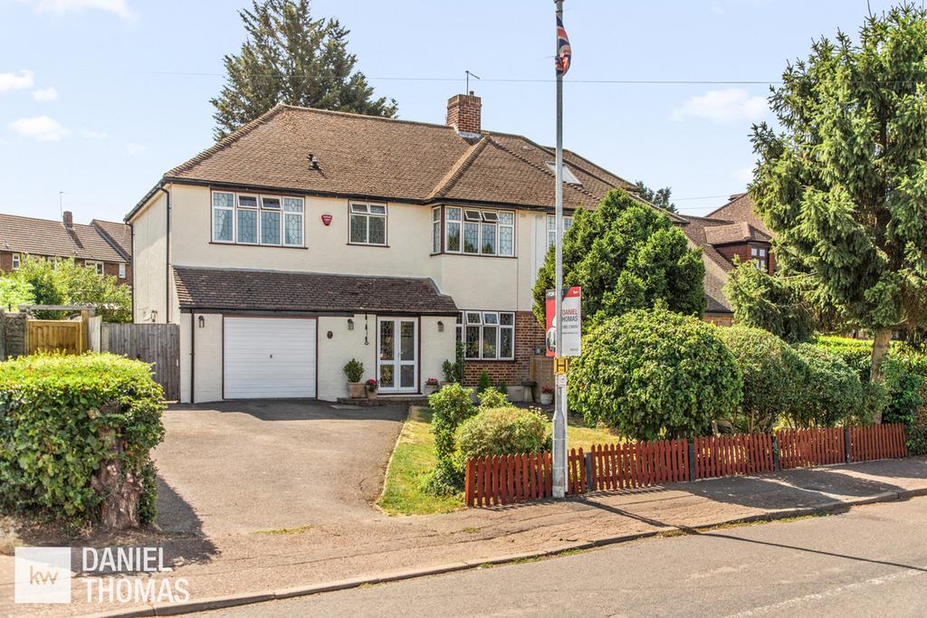 Detached house exterior, driveway, garage