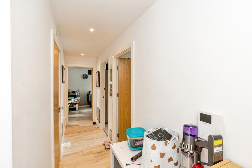Apartment in Southampton - View 4