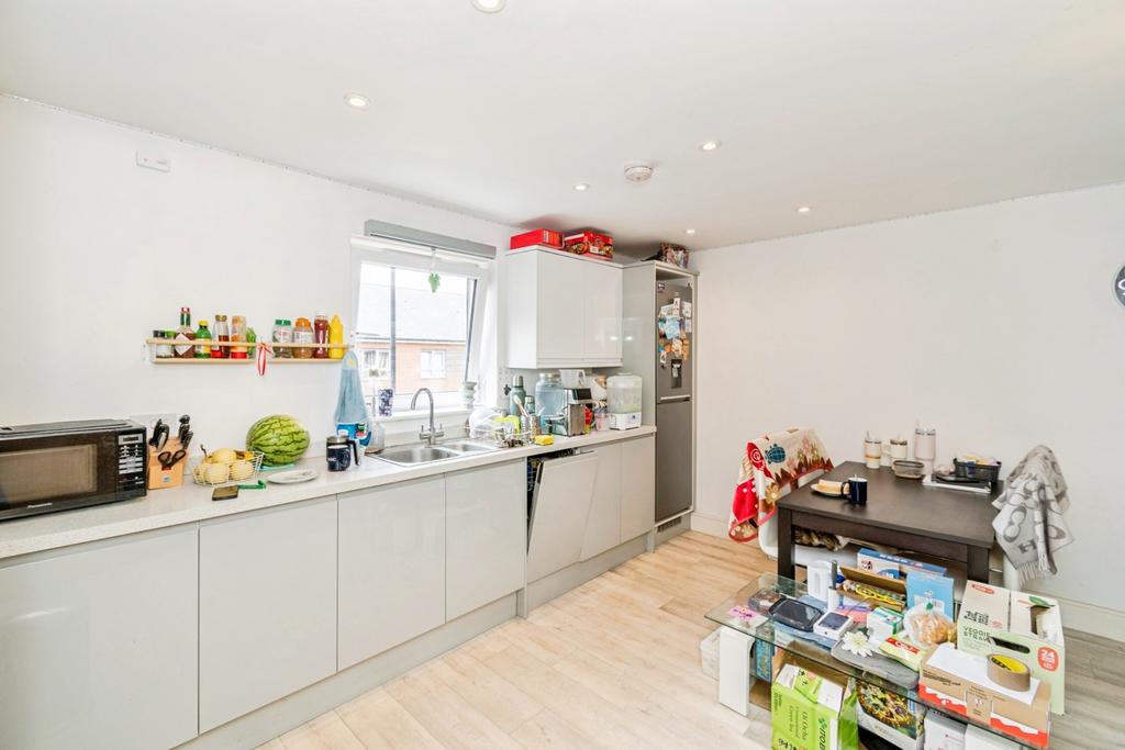 Apartment in Southampton - View 5