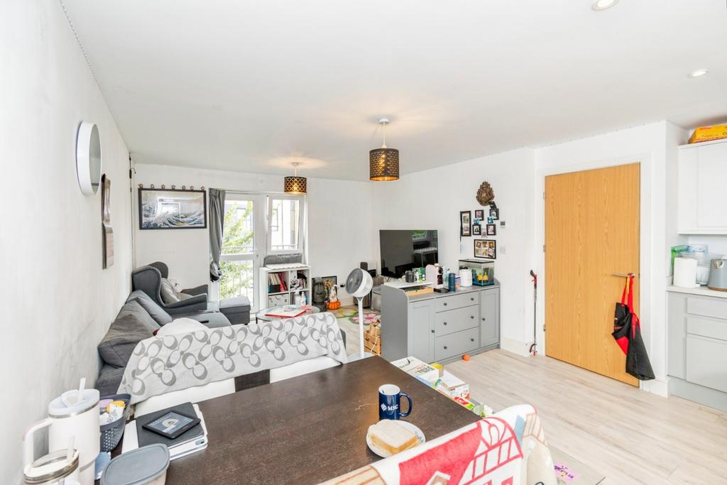 Apartment in Southampton - More