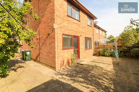 3 bedroom end of terrace house for sale, Dove Close, Louth, LN11