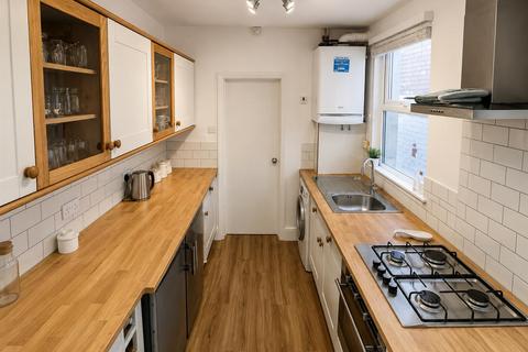 3 bedroom house to rent, Evelyn Street, Beeston, Nottingham