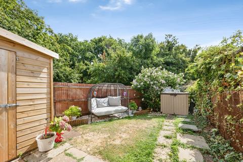 1 bedroom end of terrace house for sale, Foxglove Lane, Chessington, KT9
