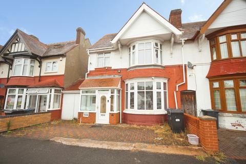 5 bedroom semi-detached house for sale