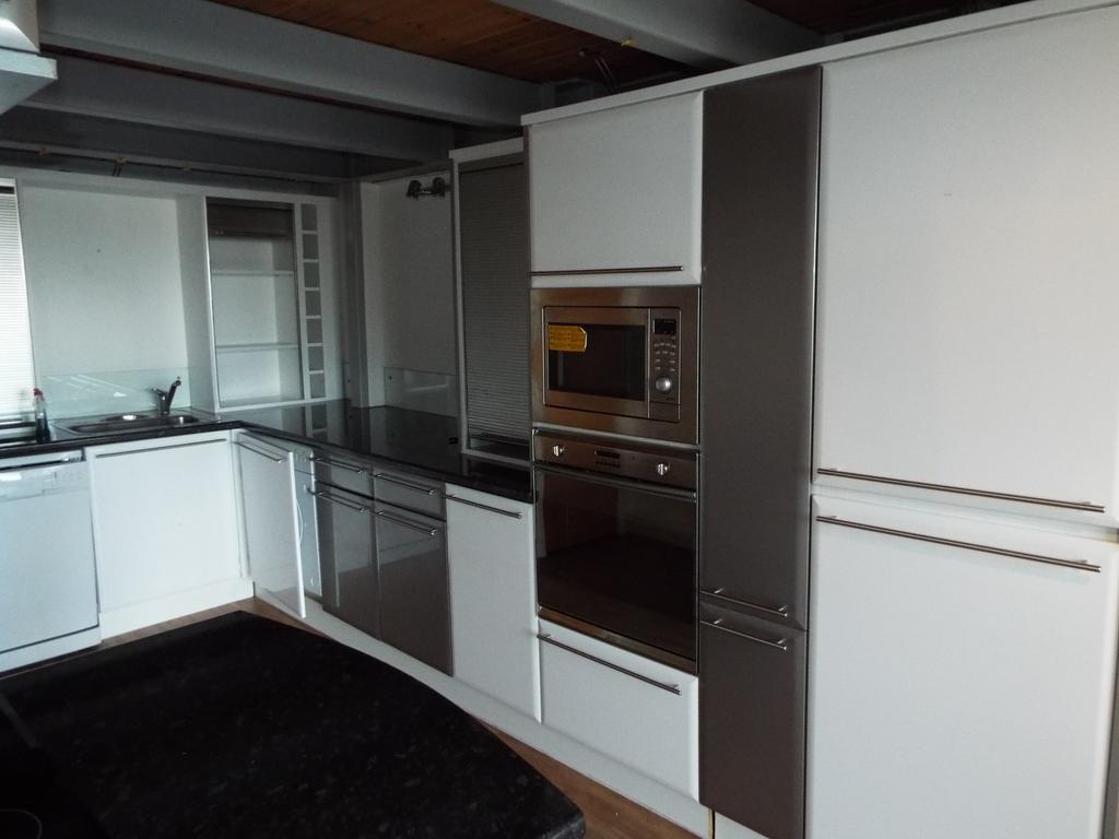 Apartment in Nottingham, Rainbow Quarter, St Ann's - View 2