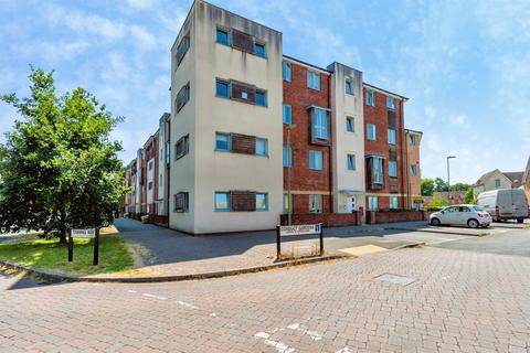 2 bedroom flat for sale, Conduct Gardens, Eastleigh