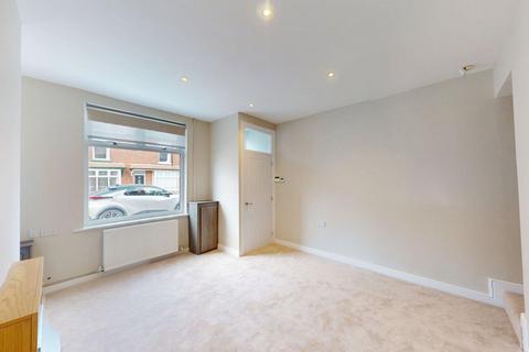 2 bedroom terraced house to rent, King Street, Westhoughton, BL5