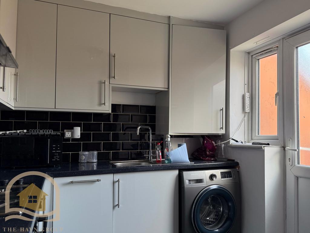 House in Feltham - View 4