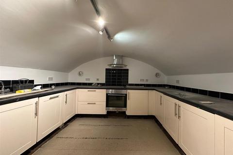 3 bedroom terraced house to rent, Woodhead Road, Holmfirth HD9