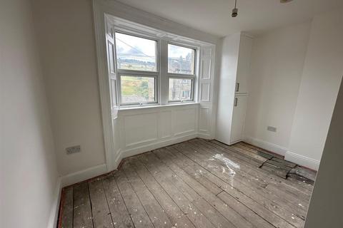 3 bedroom terraced house to rent, Woodhead Road, Holmfirth HD9