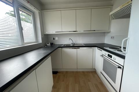 2 bedroom maisonette to rent, Amanda Close, Chigwell IG7