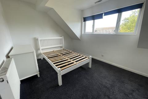 2 bedroom maisonette to rent, Amanda Close, Chigwell IG7