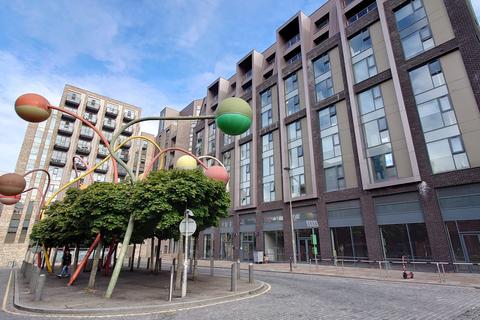 Studio to rent, Wolstenholme Square, Liverpool L1