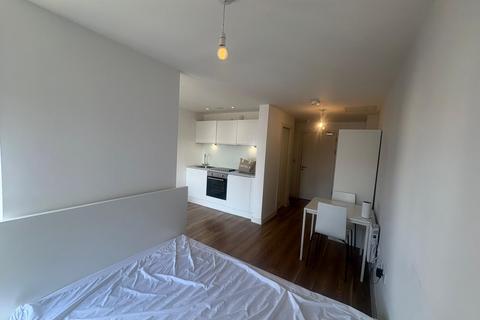 Studio to rent, Wolstenholme Square, Liverpool L1