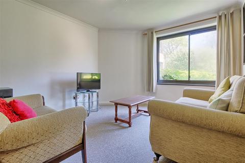 2 bedroom flat for sale, Manhattan Drive, Cambridge