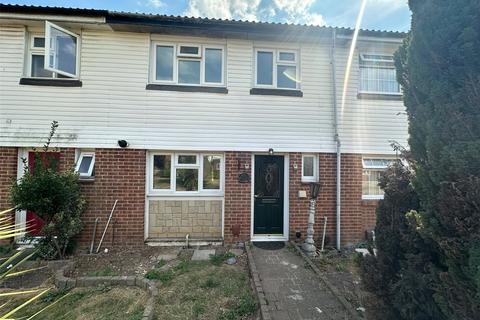 4 bedroom terraced house to rent, Goldsworthy Way, Slough, SL1