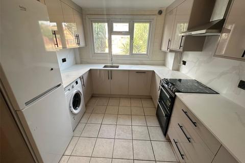 4 bedroom terraced house to rent, Goldsworthy Way, Slough, SL1