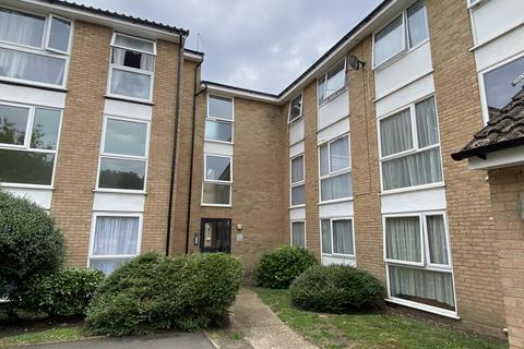 2 bedroom flat to rent, Trotwood, Chigwell IG7