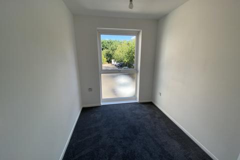 2 bedroom flat to rent, Trotwood, Chigwell IG7