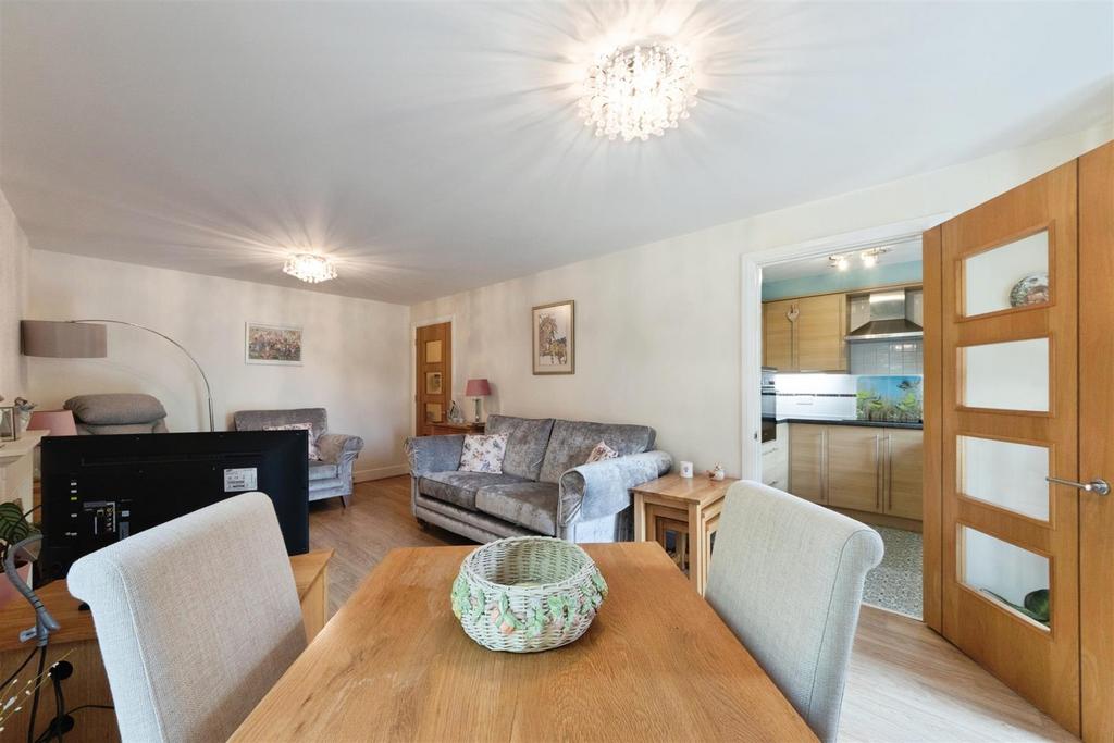 Apartment in Solihull, Shirley - More
