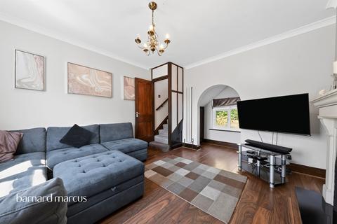 3 bedroom terraced house for sale, Field View, Feltham