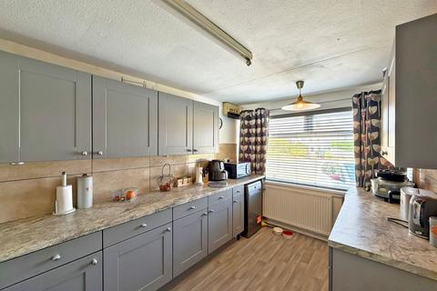 3 bedroom detached house for sale, Common Road, Wombourne, WV5
