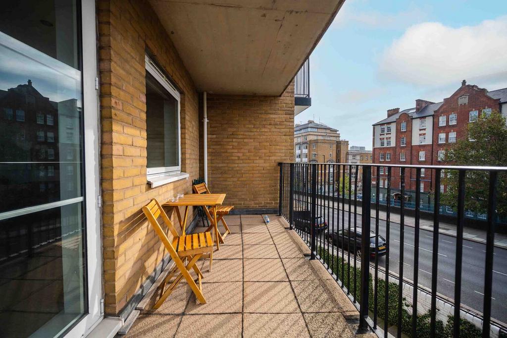 Apartment in London - View 5