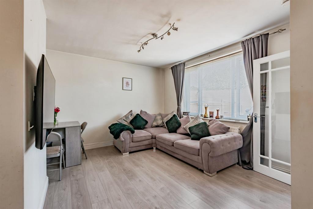 House in Reigate and Banstead, Surrey - View 3