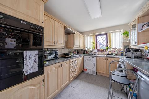3 bedroom semi-detached house for sale, Railsfield Rise, Leeds, West Yorkshire, LS13