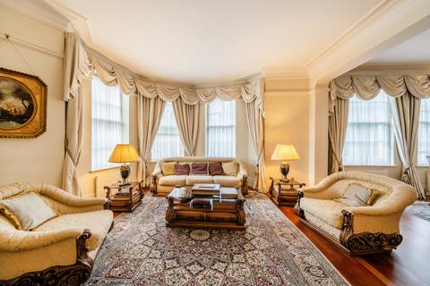 3 bedroom apartment for sale, Grove Court, 24 Grove End Road, St Johns Wood