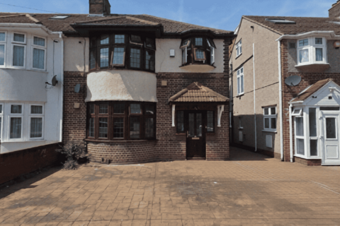 undefined, Shelley Crescent, HOUNSLOW TW5