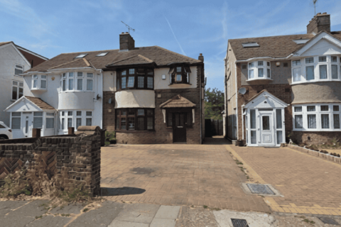 undefined, Shelley Crescent, HOUNSLOW TW5
