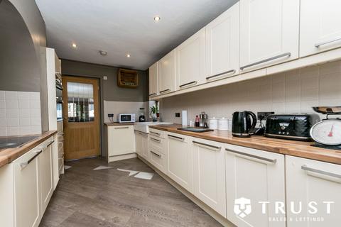 4 bedroom detached bungalow for sale, Sunny Bank Road, Mirfield, WF14