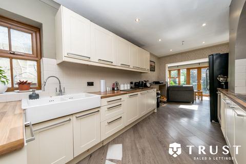 4 bedroom detached bungalow for sale, Sunny Bank Road, Mirfield, WF14