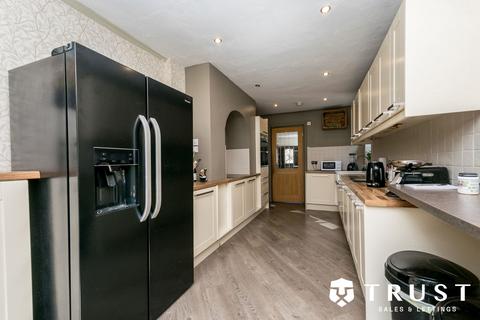4 bedroom detached bungalow for sale, Sunny Bank Road, Mirfield, WF14
