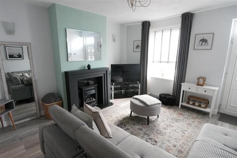 3 bedroom house to rent, Baghill Road, Tingley, Wakefield