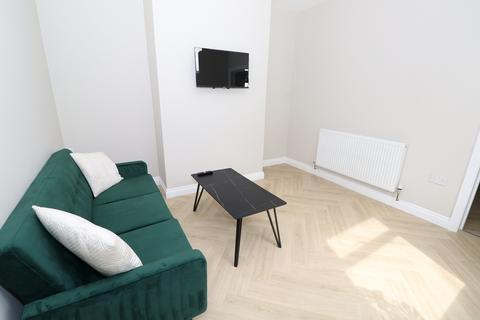 3 bedroom house share to rent, Room 1 @ 26 Fletcher Street, Crewe, CW1