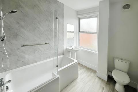 2 bedroom terraced house to rent, Kenneth Street, LINCOLN